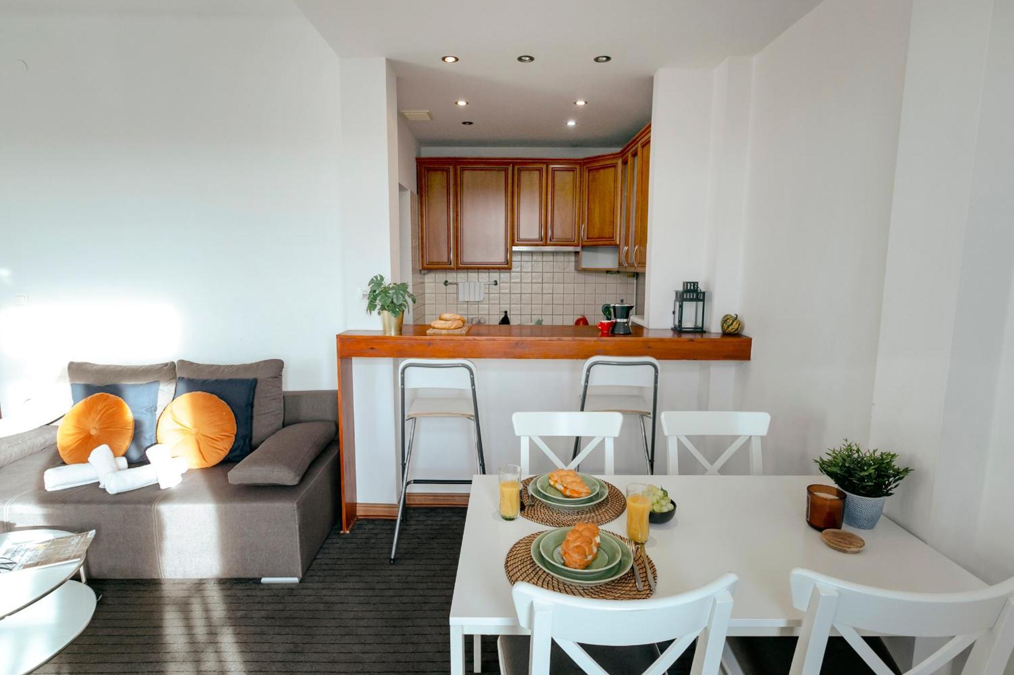 Plac Konstytucji 6 Orange - Apartament Dla 4 Osob - Bezplatny Parking - Free Parking - Piekny Widok Na Panorame Warszawy 바르샤바 외부 사진